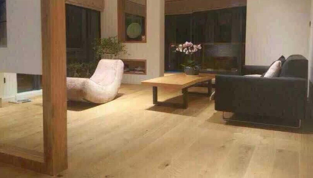 实木复合地板 × 橡木